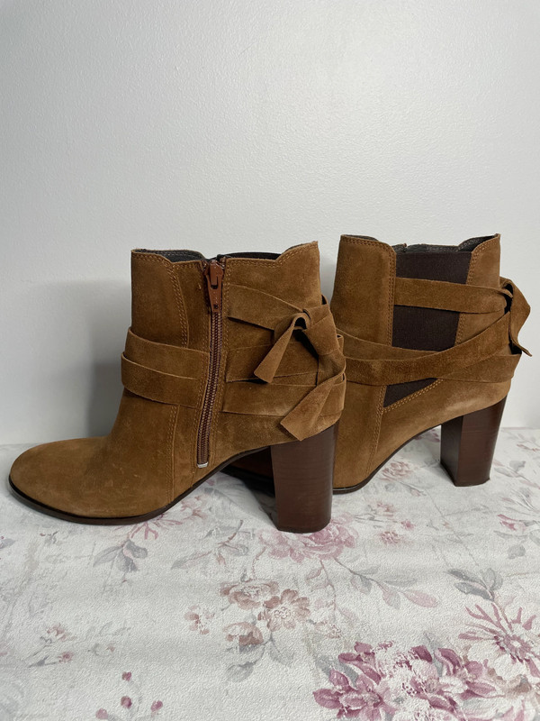 Bottines à talons en daim