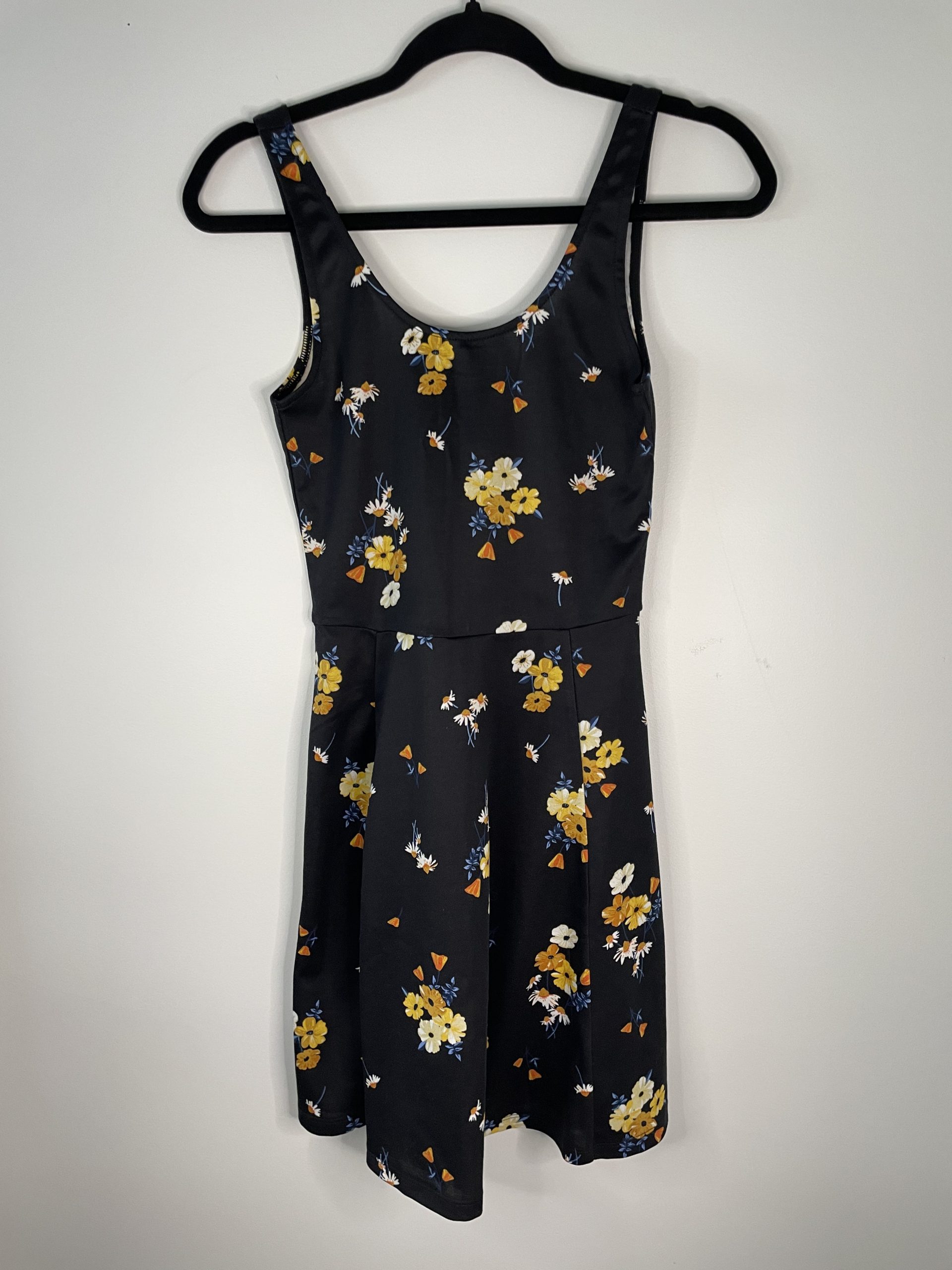 Petite robe d'été à motifs fleurs 
