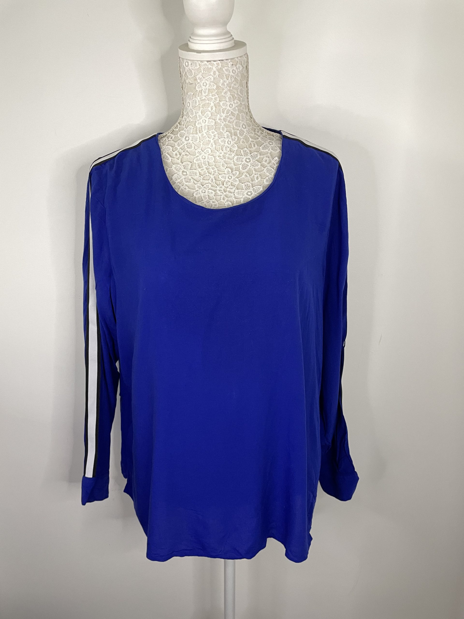 Jupe rayée bleu marine et blanc cassé