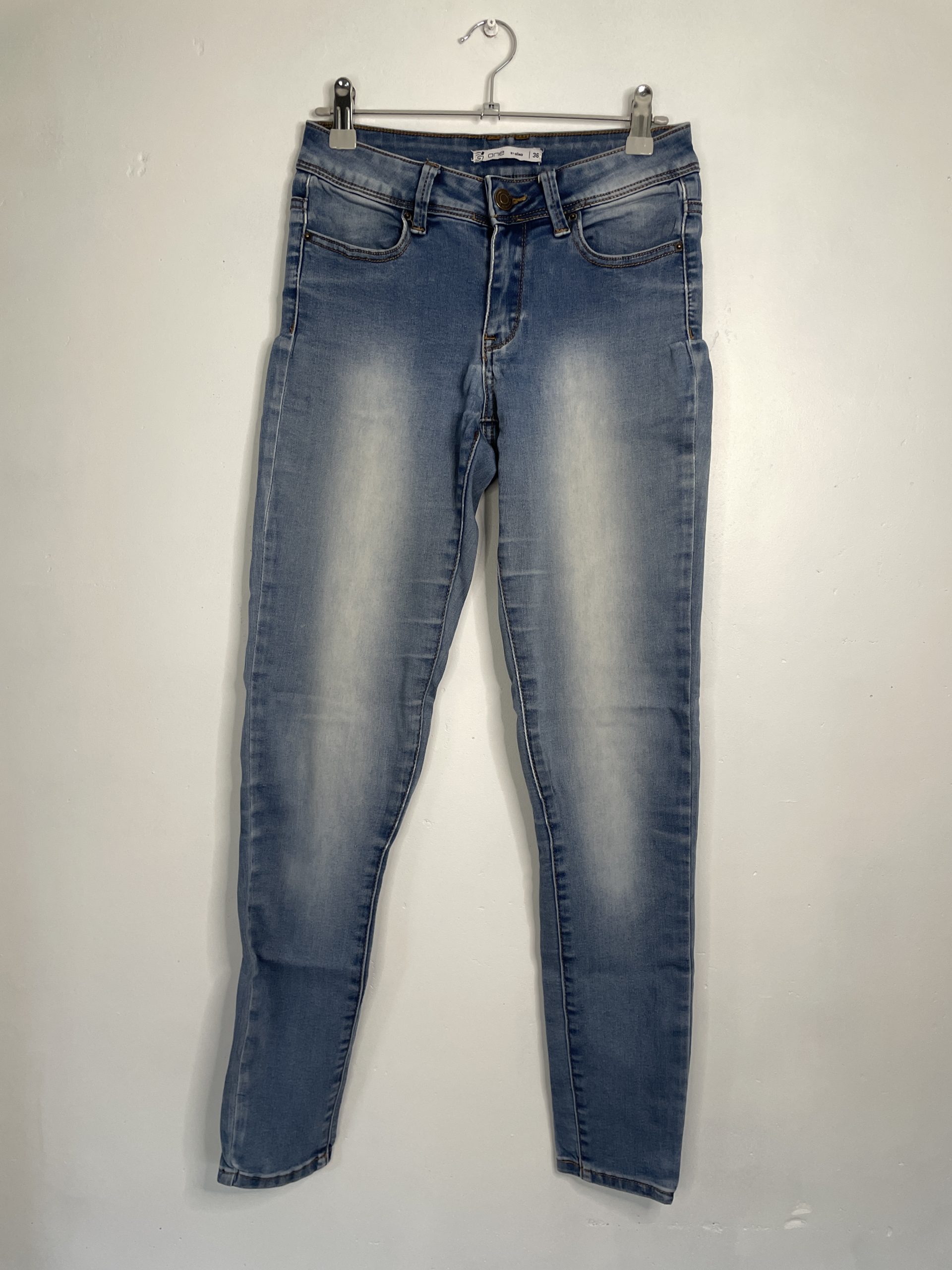 Jean slim bleu clair délavé, gémo taille 36