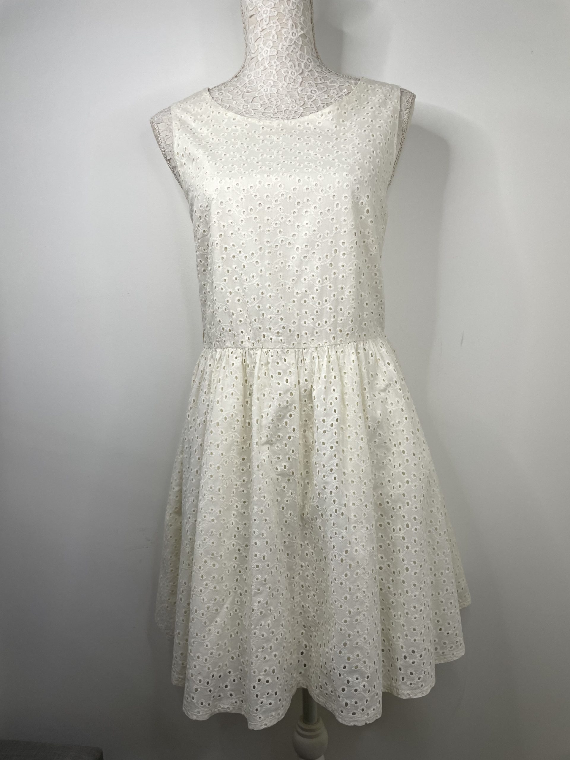 Robe Blanche coupe patineuse