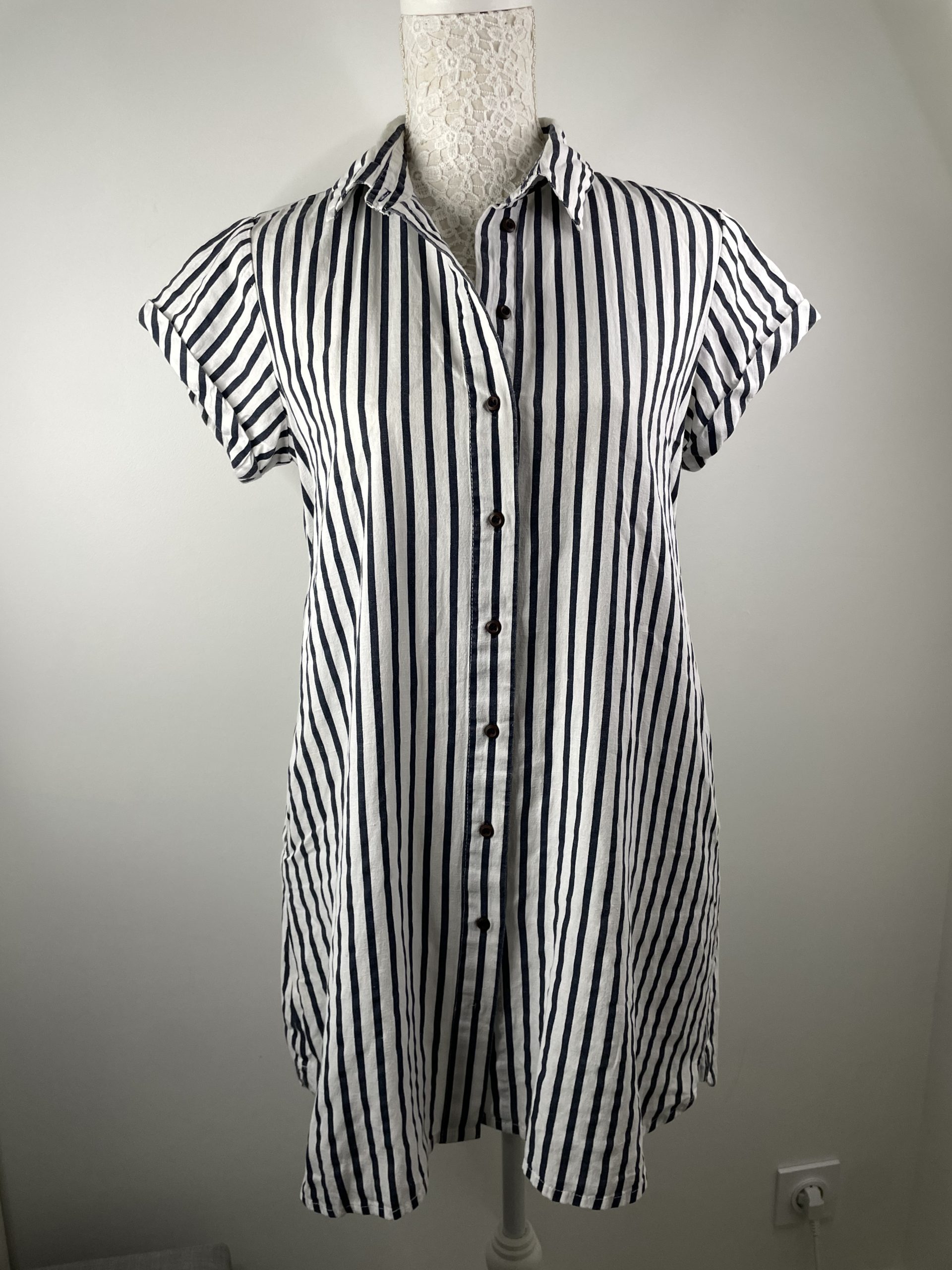 Jupe rayée bleu marine et blanc cassé