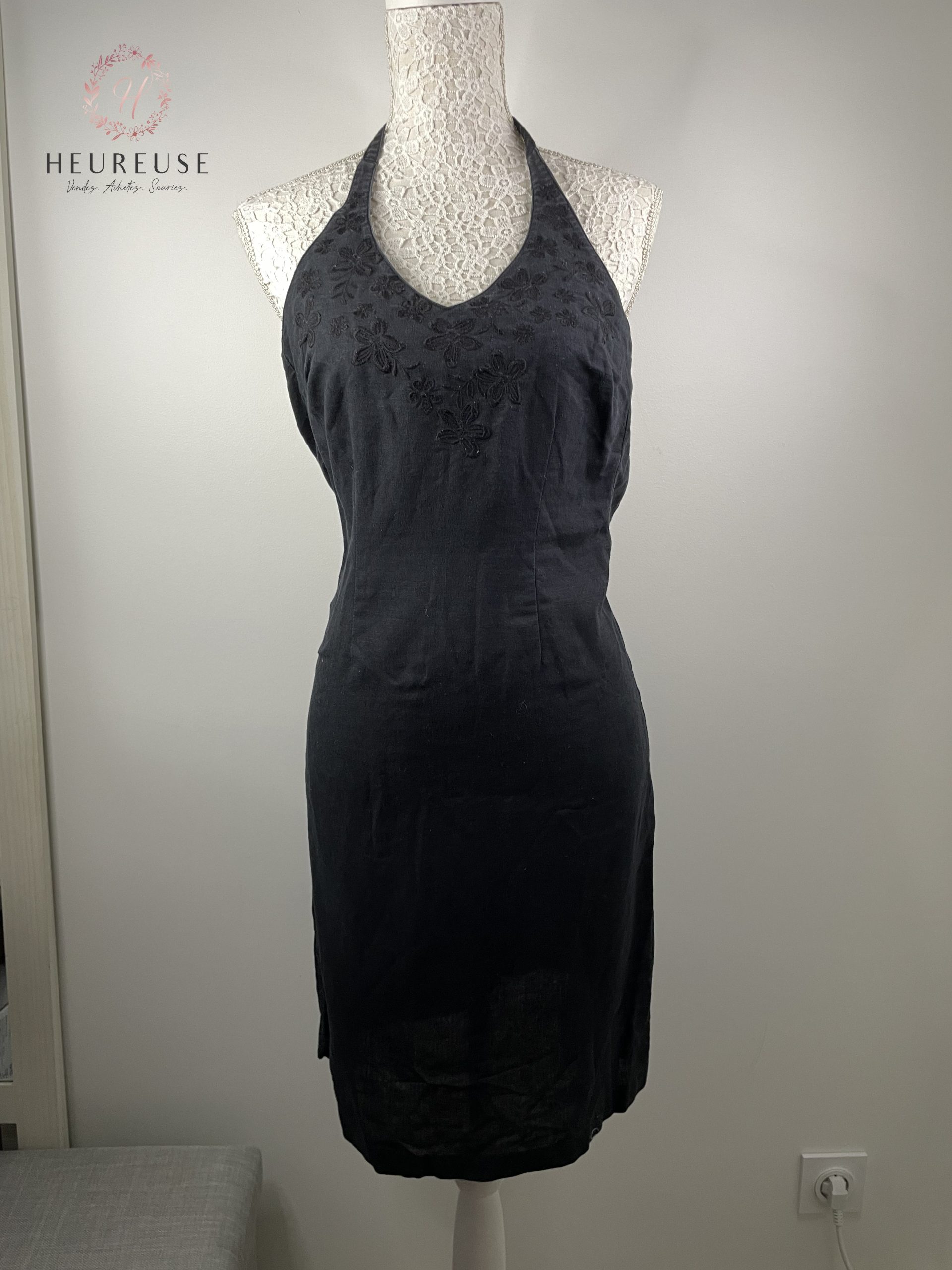 Robe lin noir dos nu 