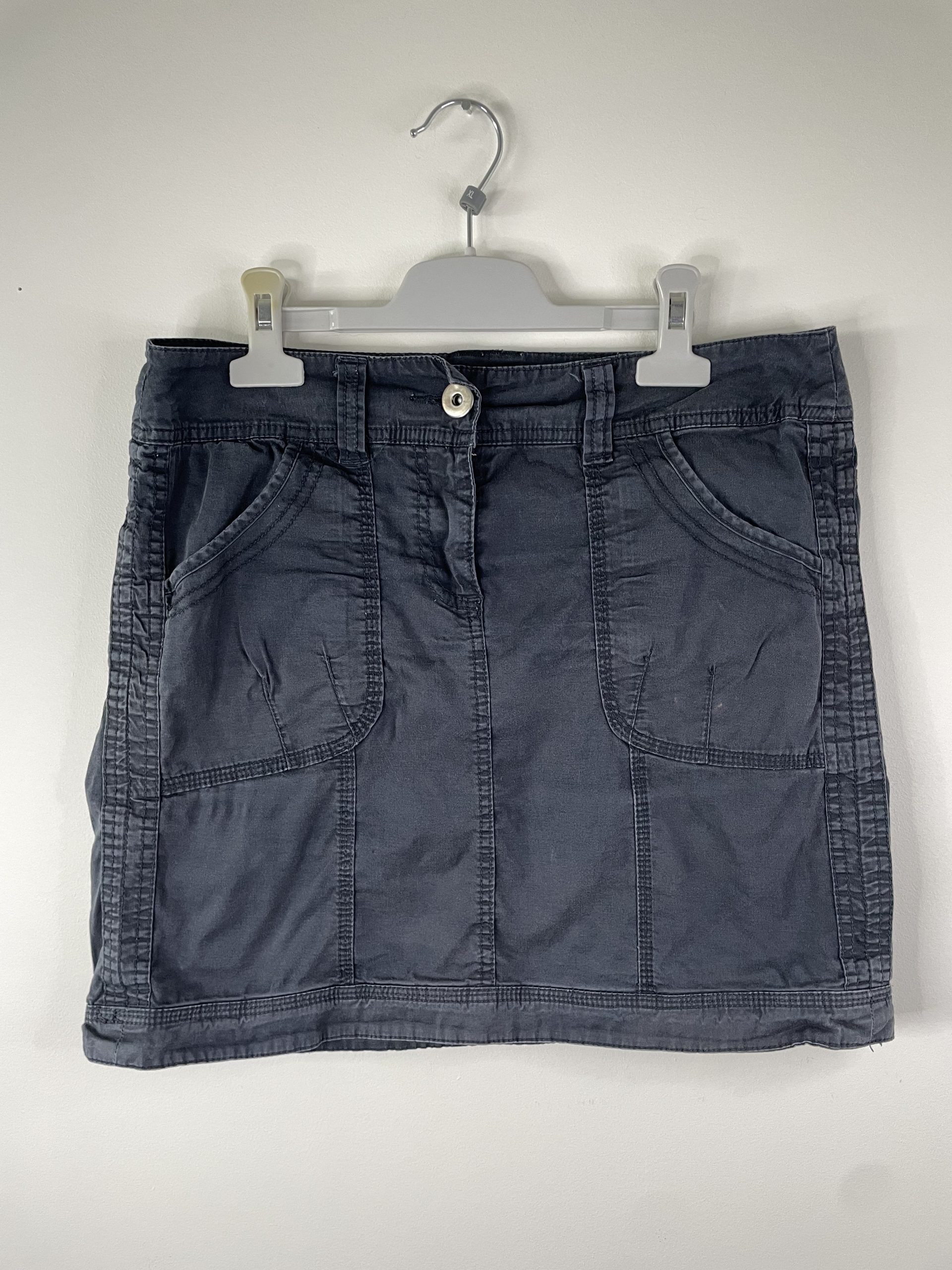 Jupe rayée bleu marine et blanc cassé